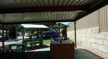 Acclaim Kingsway Tourist Park - Accommodation Gladstone 4