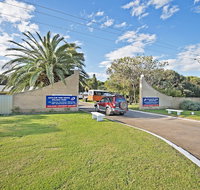 Acclaim Pine Grove Holiday Park - Accommodation Gladstone