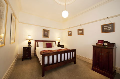 Cobb & Co Court Boutique Hotel - Accommodation Gladstone 4