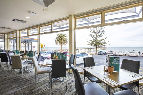 Esplanade Hotel - Accommodation Gladstone 6