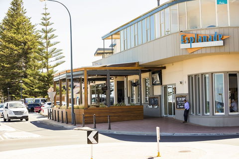 Esplanade Hotel - Accommodation Gladstone 0