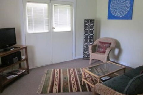 Lakes Waterfront Motel & Holiday Cottages - Accommodation Gladstone 7
