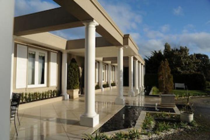 Mount Eliza VIC Accommodation Gladstone