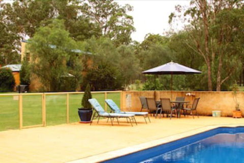 Chez Vous Villas - Accommodation Gladstone 0