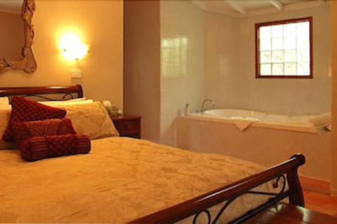 Chez Vous Villas - Accommodation Gladstone 4