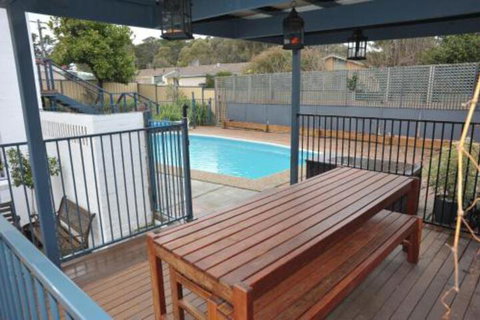 The Pommy Tree - Accommodation Gladstone 5