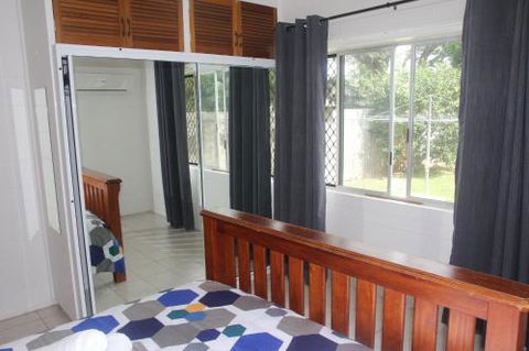 Unit On Rogers - Accommodation Gladstone 2