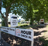 Castle Creek Motel - Accommodation Gladstone