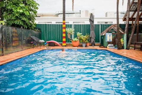 Backpackers Newcastle - Accommodation Gladstone 4