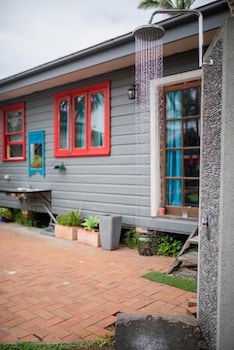 Backpackers Newcastle - Accommodation Gladstone 1