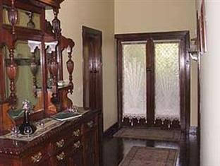 Jewel Of The Valley - Accommodation Gladstone 5
