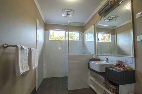 Cape Howe Cottages - Accommodation Gladstone 5