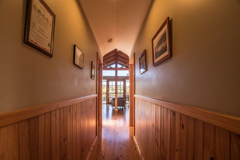 Cape Howe Cottages - Accommodation Gladstone 2
