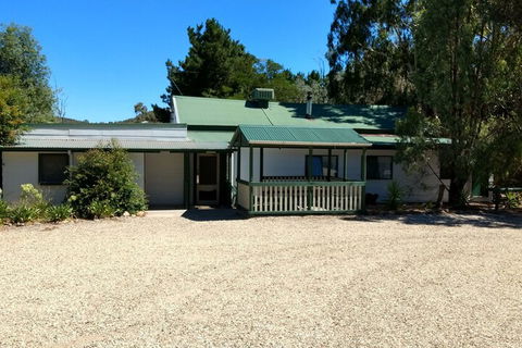 Fernleigh Farmstay & Bike Park - Accommodation Gladstone 2
