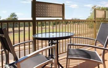 Emerald Executive Apartments - Accommodation Gladstone 6