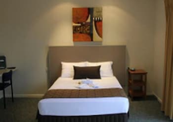 Emerald Executive Apartments - Accommodation Gladstone 4