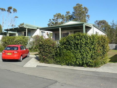 Diamond Beach Holiday Park - Accommodation Gladstone 2