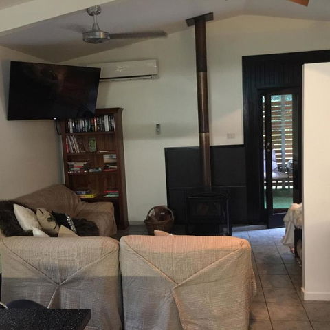 Figtree Getaway - Accommodation Gladstone 4