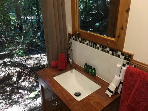 Figtree Getaway - Accommodation Gladstone 5