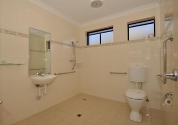 The Tower Hotel Kalgoorlie - Accommodation Gladstone 2