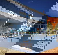Penguin Beachfront Apartments - Accommodation Gladstone