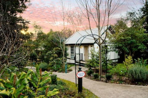 Olinda Country Cottages - Accommodation Gladstone 0