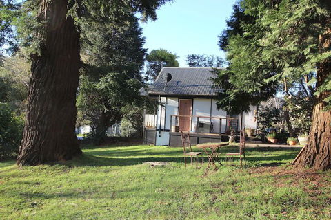 Olinda Country Cottages - Accommodation Gladstone 1