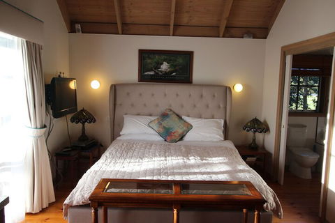 Olinda Country Cottages - Accommodation Gladstone 4