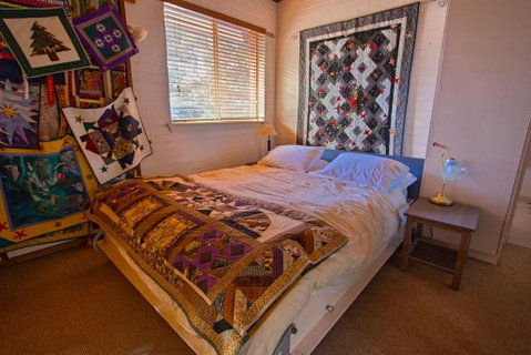 Quilters Studio - Accommodation Gladstone 4