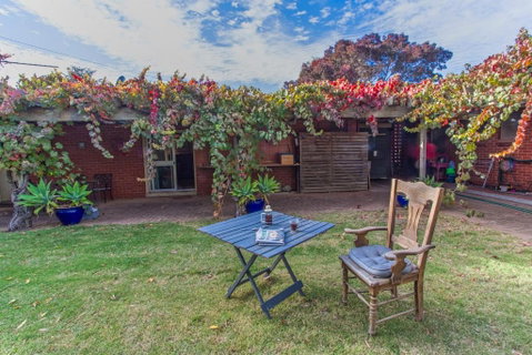 Quilters Studio - Accommodation Gladstone 2