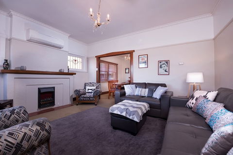Jones On Wilson Boutique B&B - Accommodation Gladstone 3