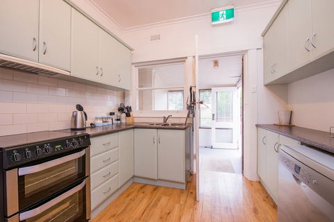 Jones On Wilson Boutique B&B - Accommodation Gladstone 6