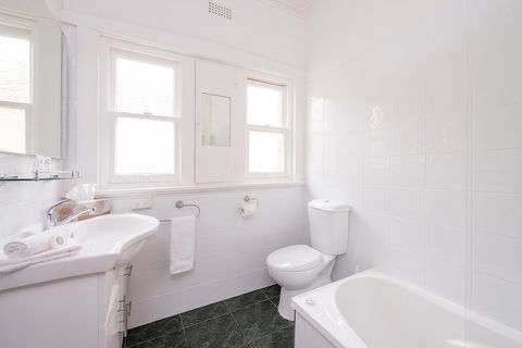 Jones On Wilson Boutique B&B - Accommodation Gladstone 4