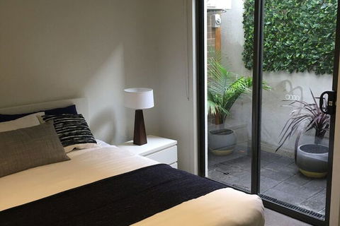 Centrepoint Units Heidelberg - Accommodation Gladstone 3