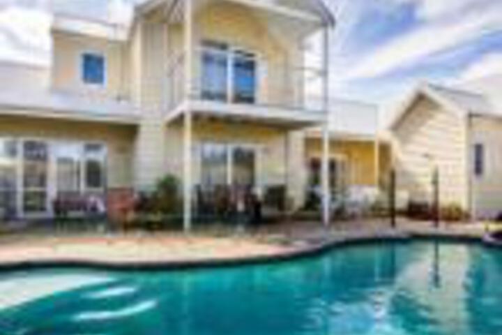 Aspendale VIC Accommodation Gladstone