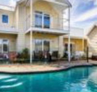 Seaside Spa Retreat - Accommodation Gladstone