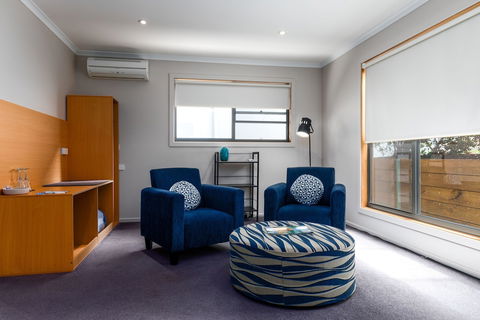 The Edgewater Bed & Breakfast - Accommodation Gladstone 6