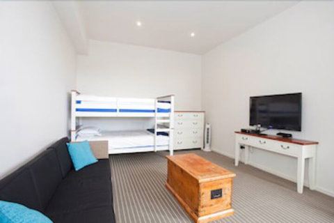 Four Kings Apartments - Accommodation Gladstone 5