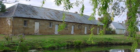 Somercotes - Accommodation Gladstone 2