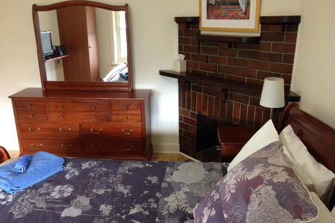 MacDonnell House Naracoorte - Accommodation Gladstone 4