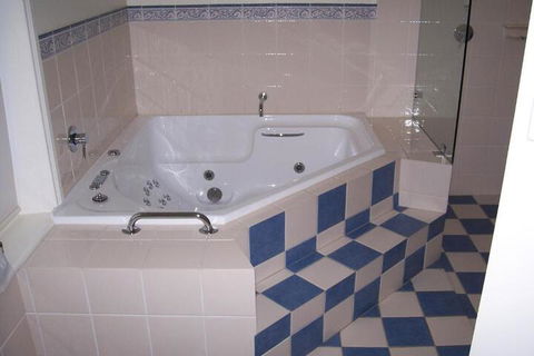 MacDonnell House Naracoorte - Accommodation Gladstone 5