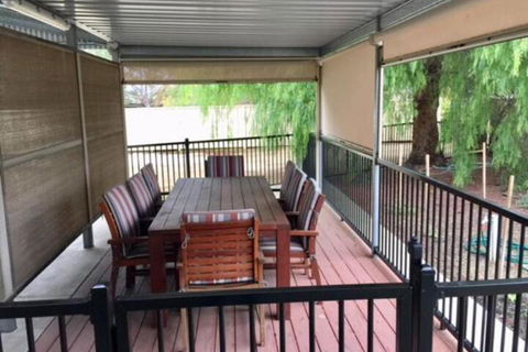 MacDonnell House Naracoorte - Accommodation Gladstone 2