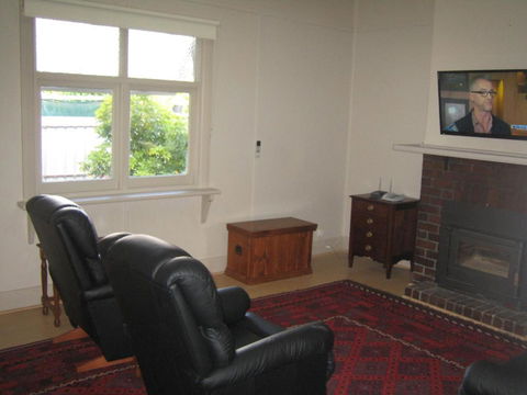 Showgrounds Cottage Naracoorte - Accommodation Gladstone 2