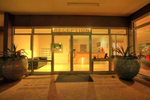 Mayfair Motel Emerald - Accommodation Gladstone 3