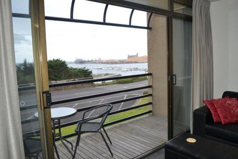 Accommodation Portland Victoria - Accommodation Gladstone 3