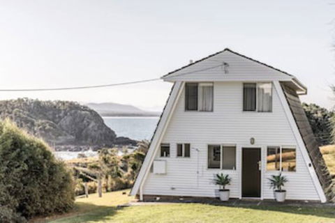 A PERFECT STAY - A Frame - Accommodation Gladstone 0