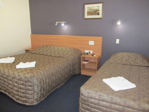 Sun Palms Motel - Accommodation Gladstone 3