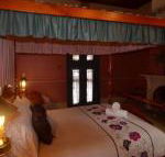 Bordello Hotel Bar  Spa - Accommodation Gladstone