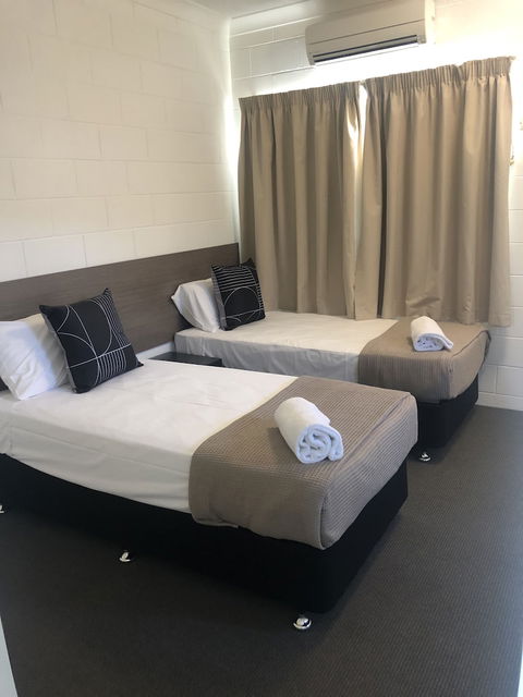 Q Express - Accommodation Gladstone 4