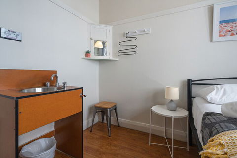 Highfield Hotel - Accommodation Gladstone 5